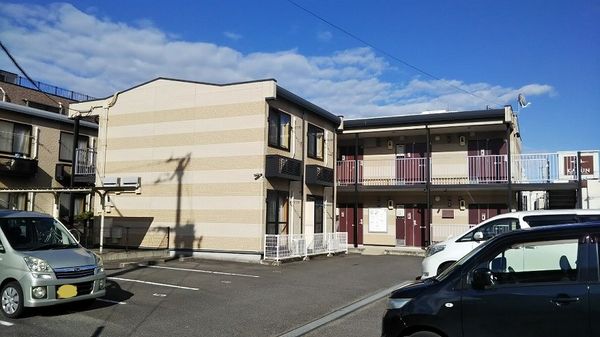 レオパレスＳ　ＣＯＵＲＴ 外観
