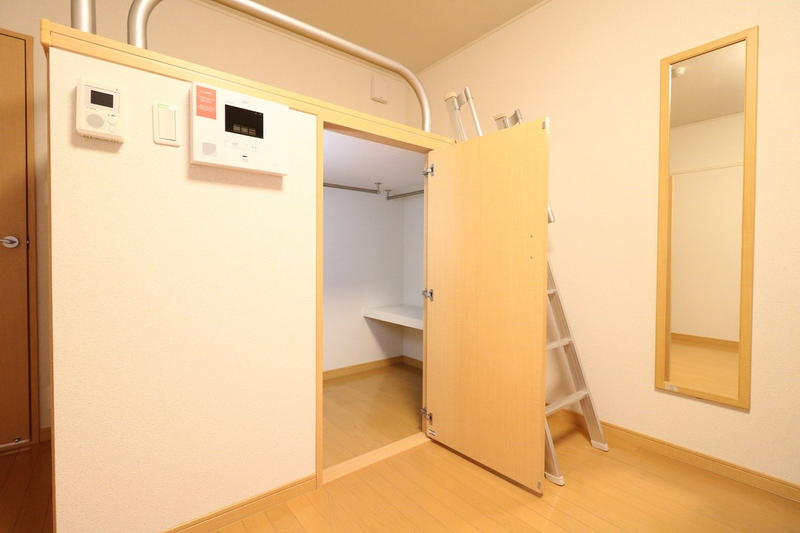 レオパレスビューテラス草内 収納