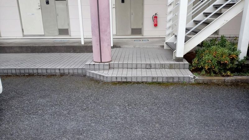 レオパレスハイツ小林 エントランス