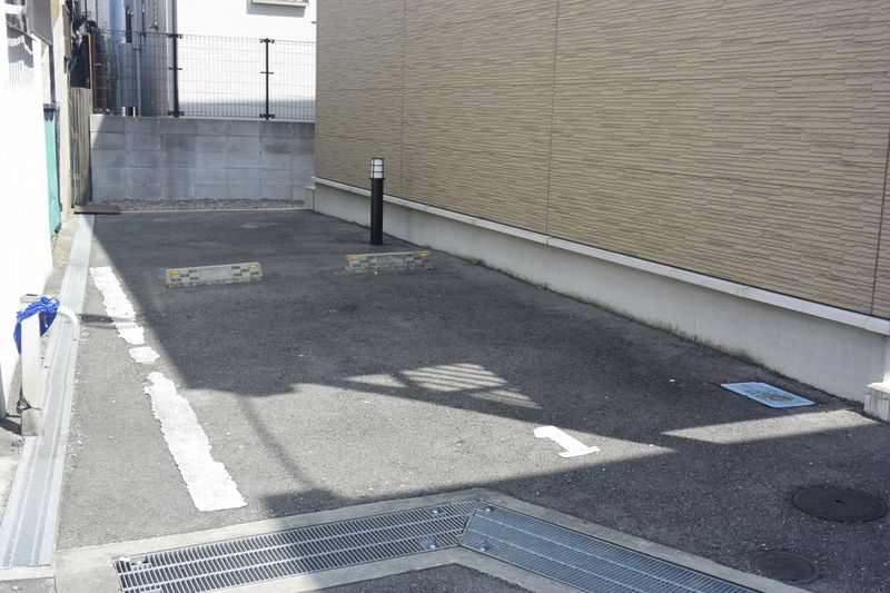 レオパレスクレエ豊中 駐車場