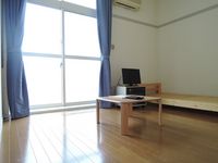 レオパレス山本 居間