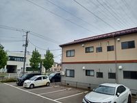 レオパレスエクセラン春日 駐車場