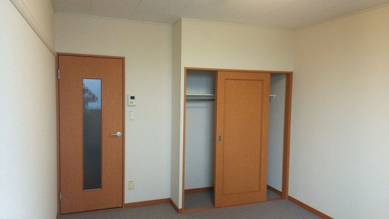 レオパレスランド諸岡 収納
