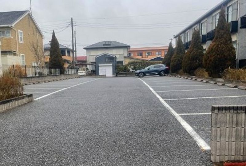 レオパレスエリゼ東野 駐車場