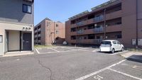 leopalace Paysage Parking lot