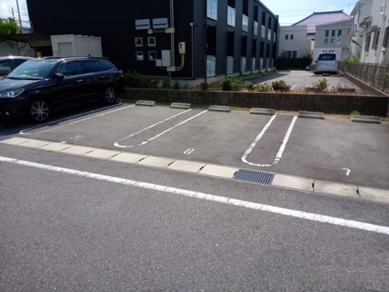 レオネクスト高針荒田Ⅰ 駐車場