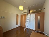 レオパレスゴールドヒルズ 居間