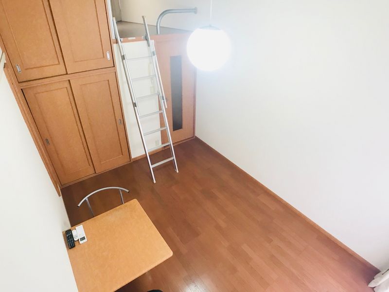 レオパレスホワイトプラム 居間