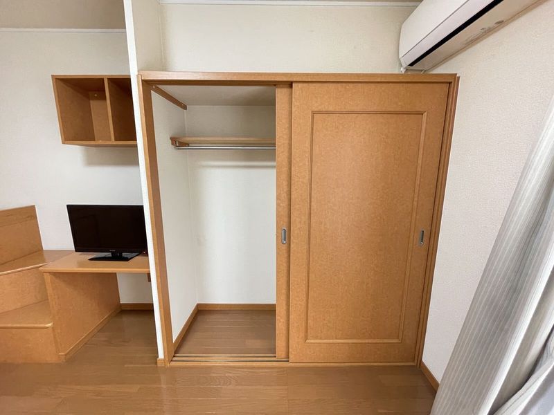 レオパレスフラワーヒル花山 収納