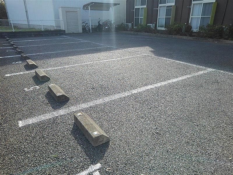 レオパレス彩佑喜 駐車場