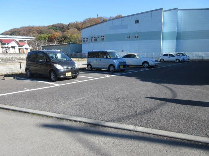 レオパレスオレンジ 駐車場