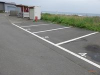 レオパレスシーサイドサカエ 駐車場