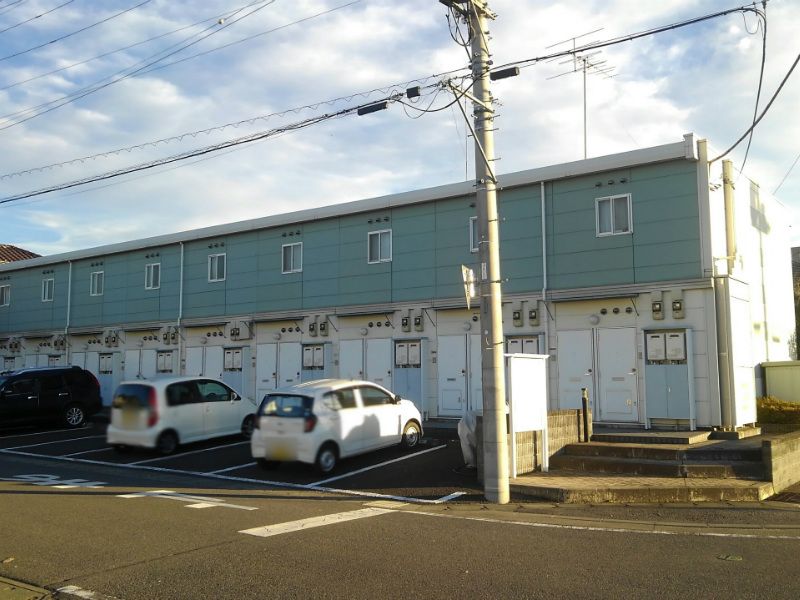 レオパレスアヴァンティ 駐車場