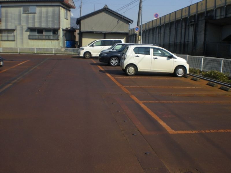 leopalace SAKURA II Bãi đỗ xe