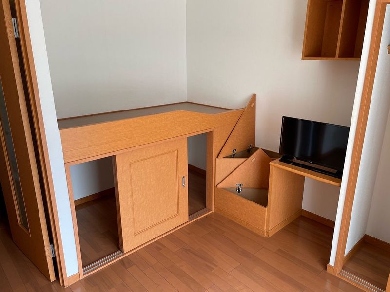 レオパレス松尾 居間