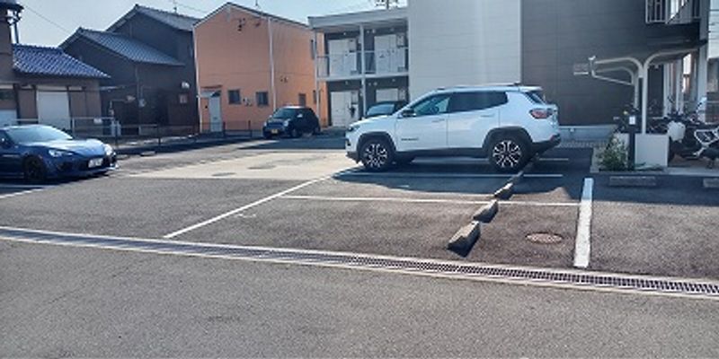 レオパレスＭＩＮＡＴＯ 駐車場