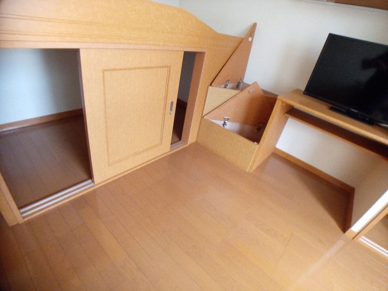 レオパレス宮前 収納