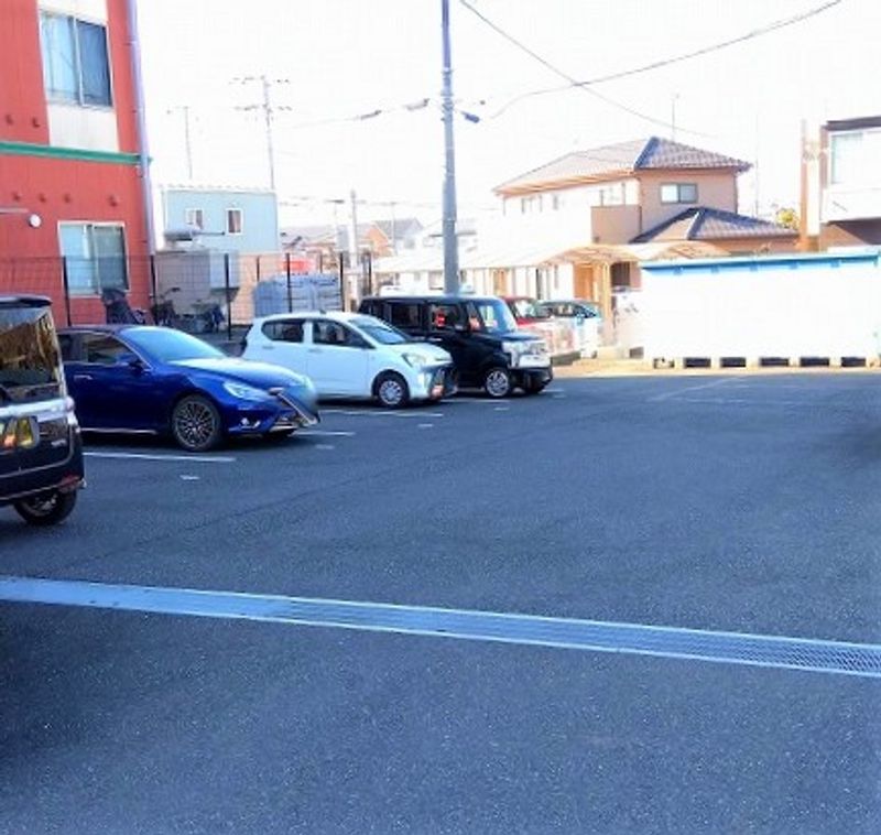 レオパレスポトリバＧ 駐車場