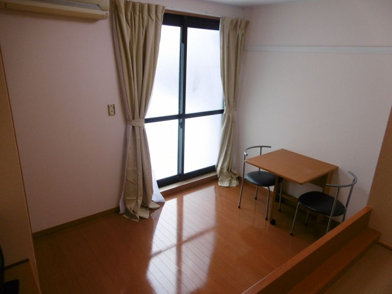 レオパレスボヌール 居間