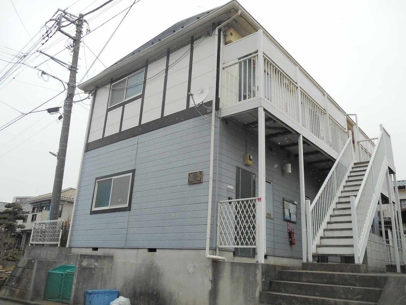 レオパレス湘南バード 外観