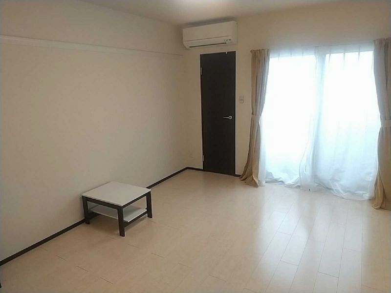 ミランダＴＤレジデンス 居間