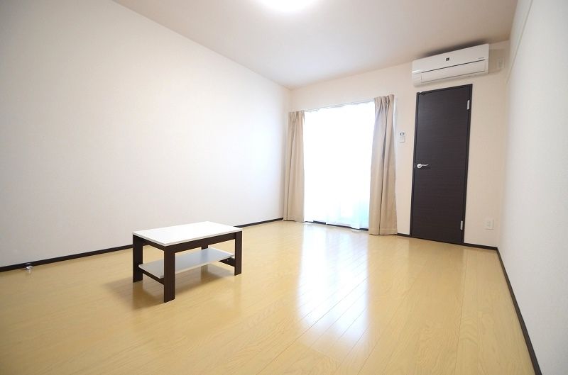 CLEINO FLORA UMI II 침실