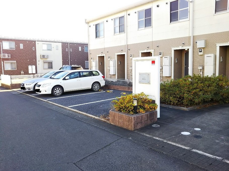 LEONEXT Shihougaoka III 停车场