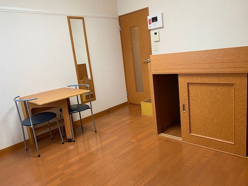 レオパレス東上宿 居間