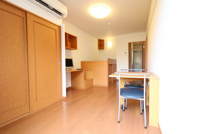 レオパレスパストラーレⅡ 居間