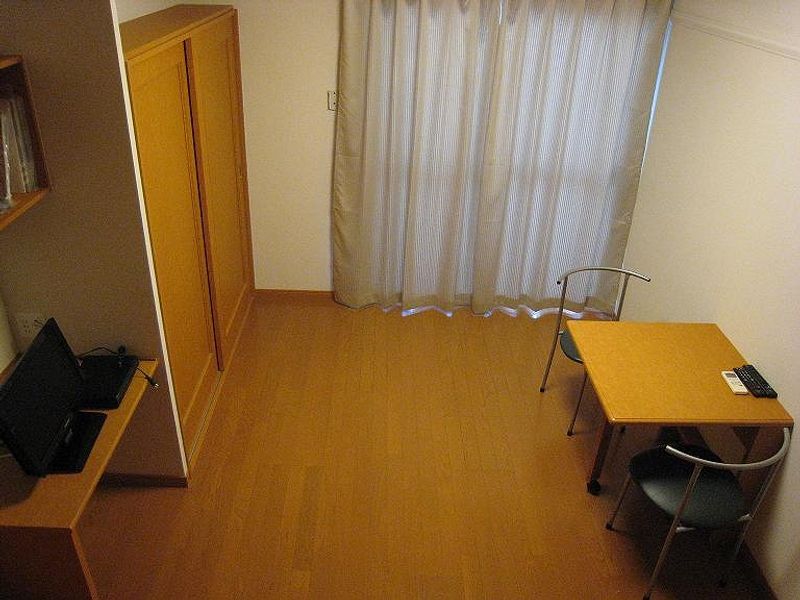 レオパレスシャインピア 居間