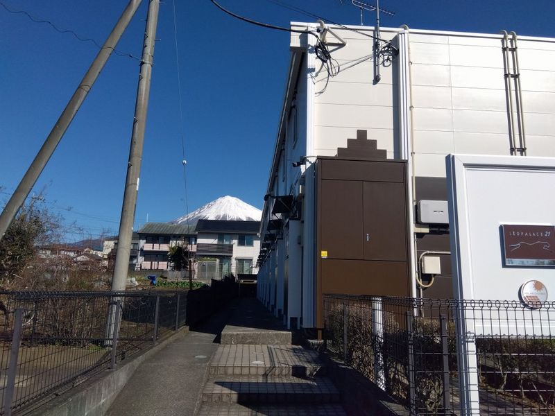 レオパレスエトワール エントランス