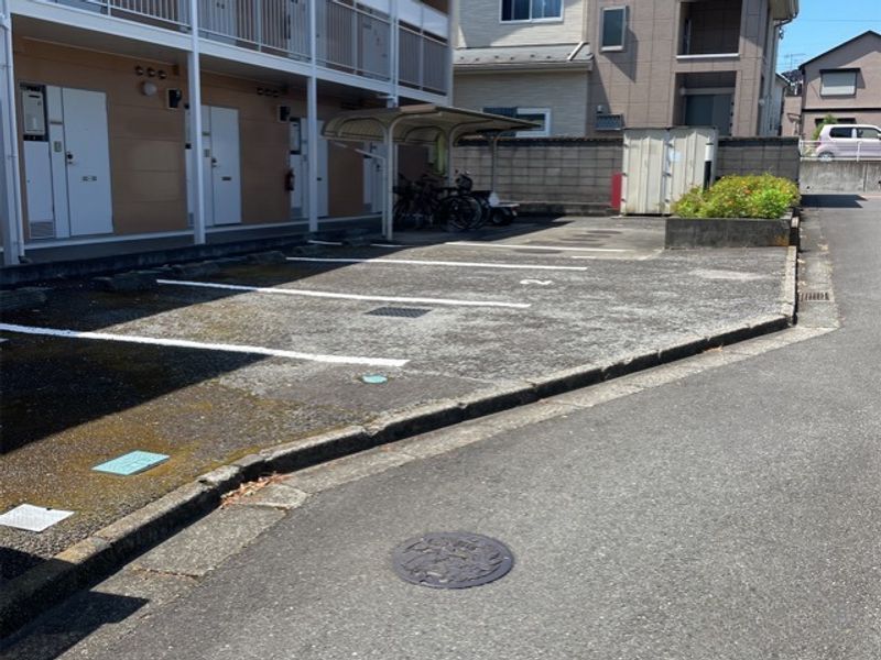 レオパレス萩山 駐車場