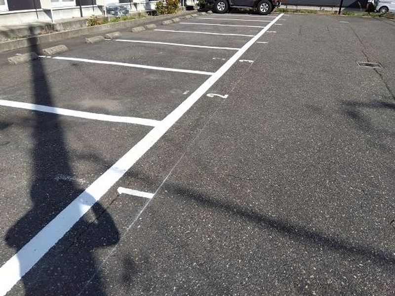 レオパレスリベルテ 駐車場