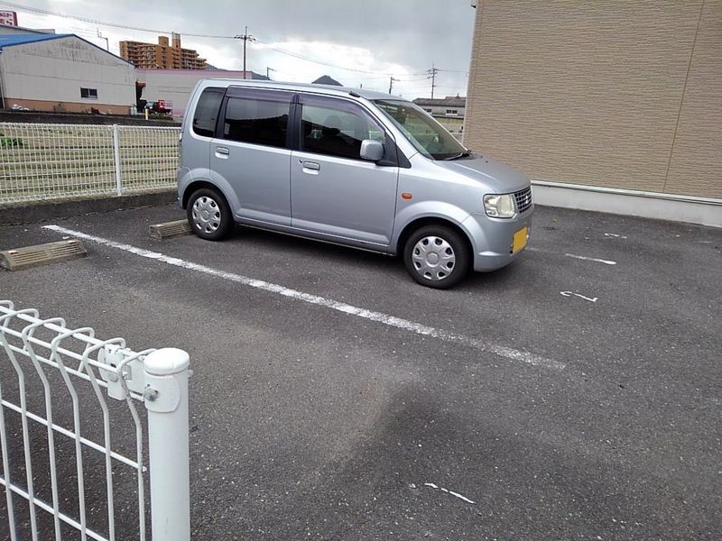 レオネクストウィンクル 駐車場
