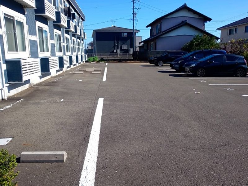 レオネクストエルフ　２号館 駐車場