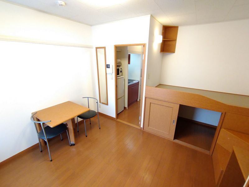 レオパレス南生田 居間