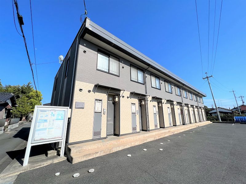 レオパレスサニーホームズ 外観