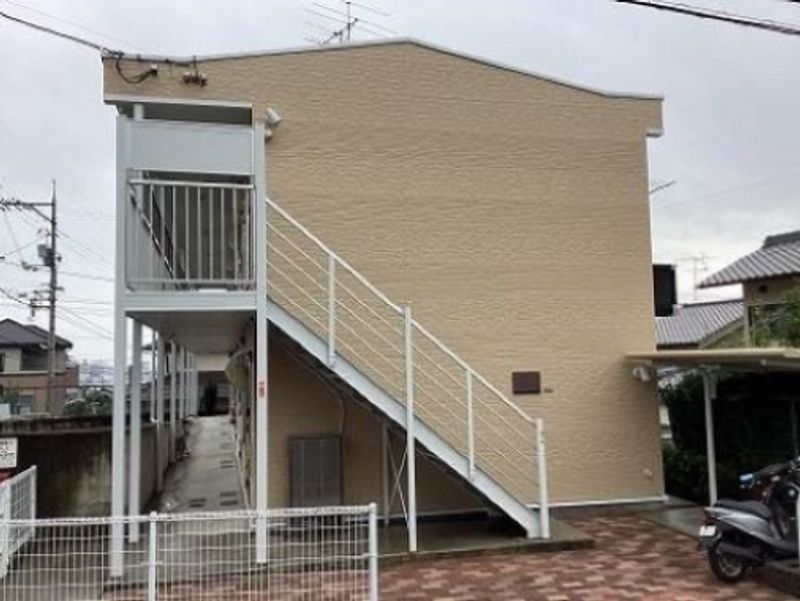 レオパレスサガタ 外観