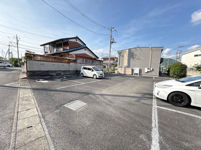 レオパレスクオーレ 駐車場