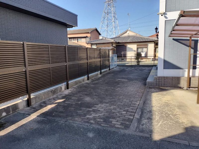 レオパレス日の出 エントランス