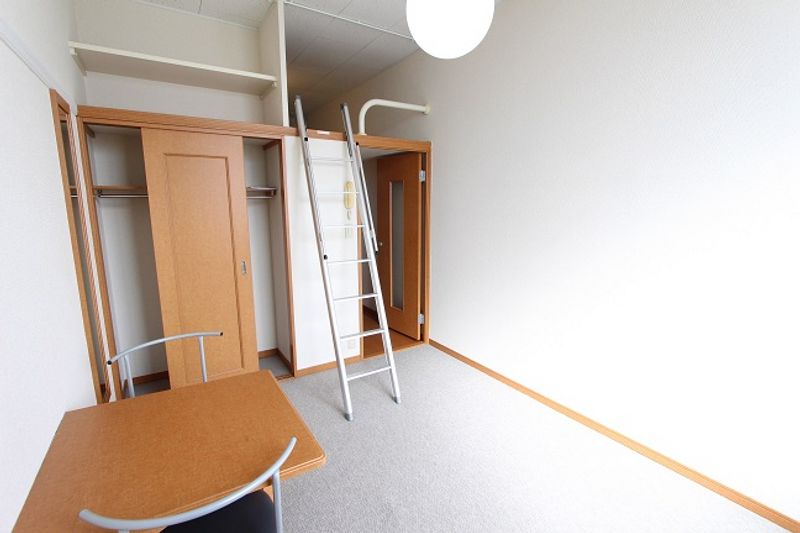 レオパレスアクアＪ 居間