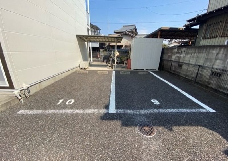レオパレスリュ　ビーチ 駐車場