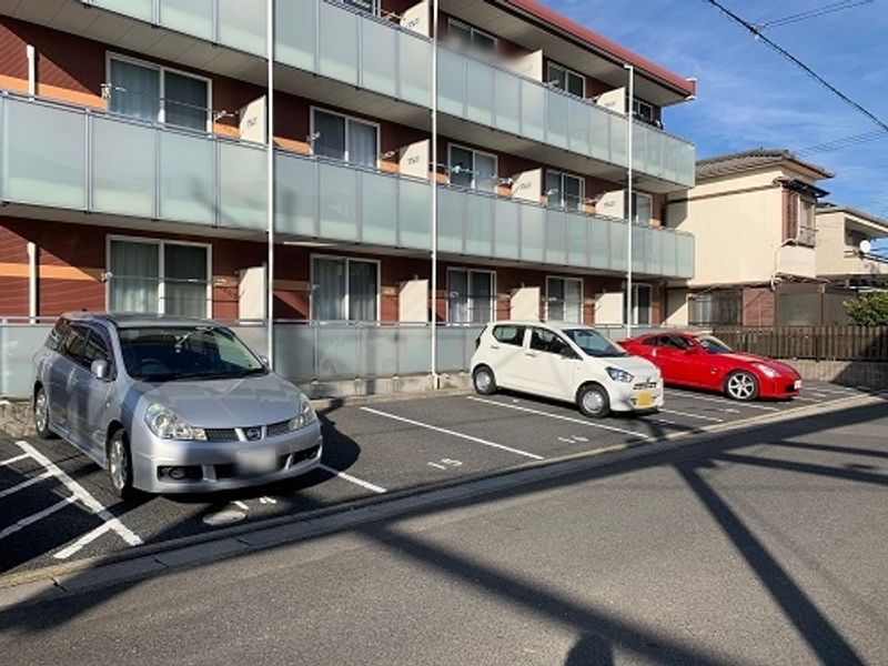 レオネクストビタノーバ 駐車場