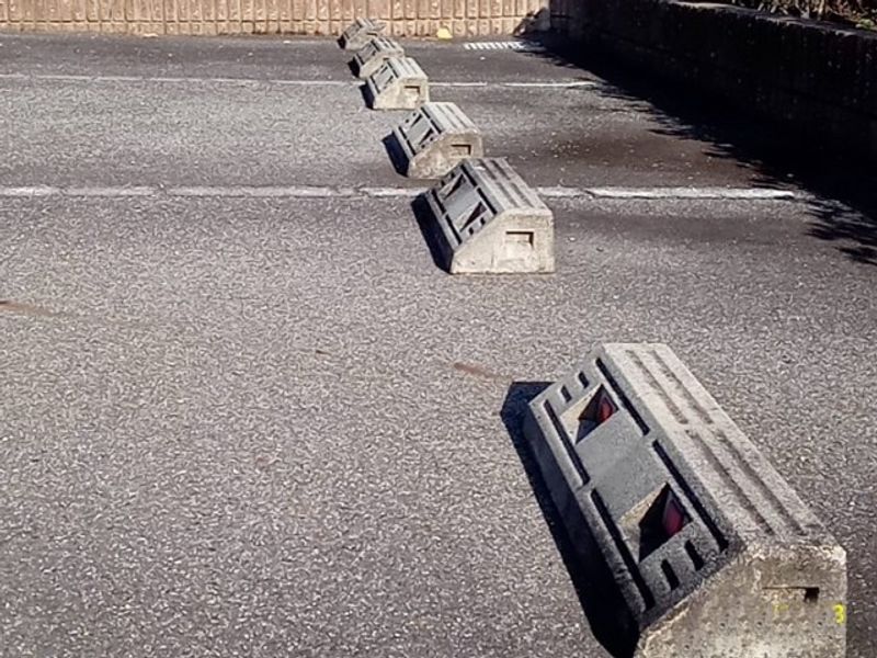 レオパレスサンコート学園前Ａ 駐車場