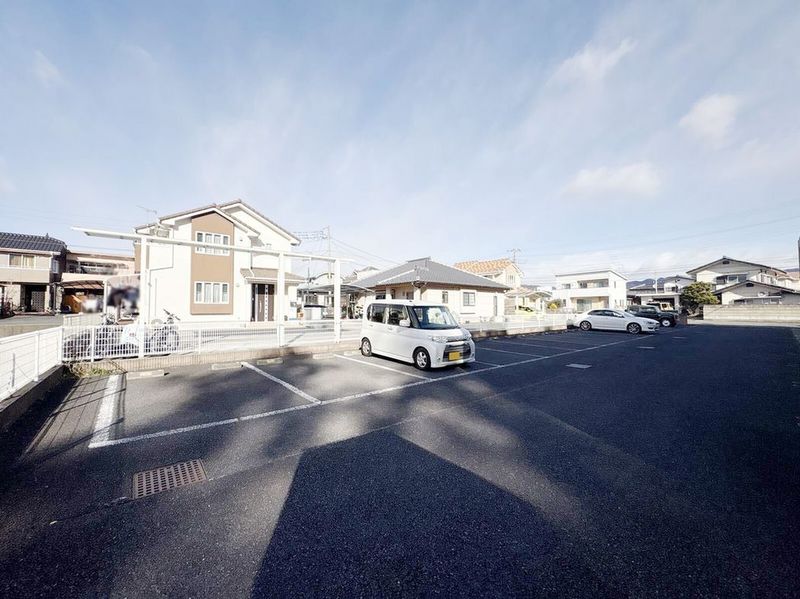 LEONEXT Atlas Taka 주차장