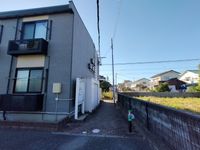 レオパレス梨の花館 エントランス