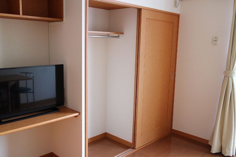 レオパレスヴィバーチェⅡ 収納