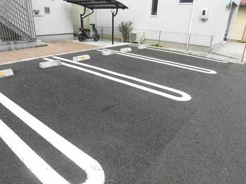 クレイノプラムグローブⅡ 駐車場