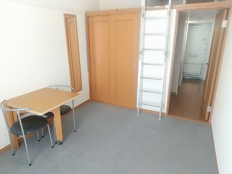 レオパレスクレール 居間