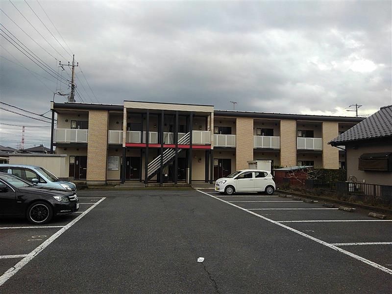 レオパレス未来 駐車場